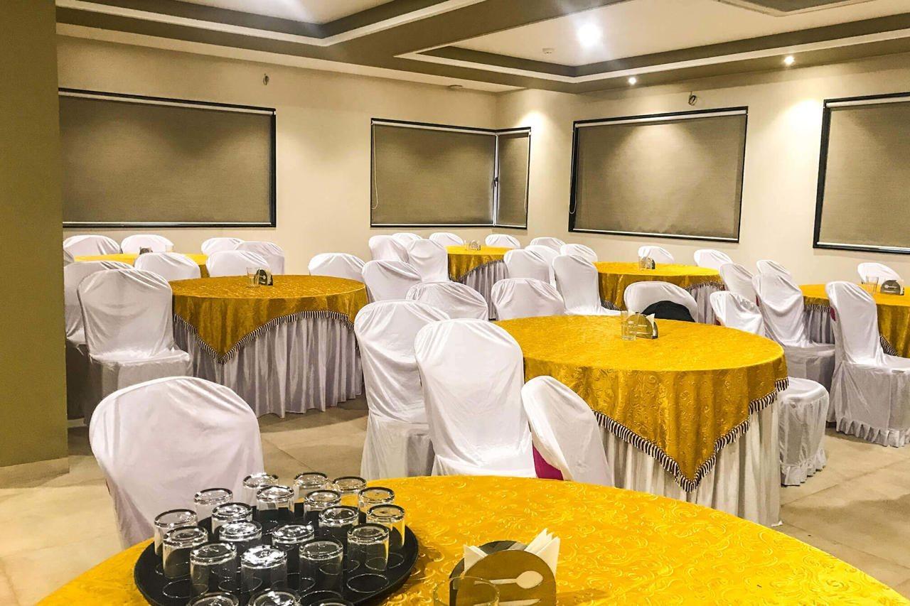Kyriad Hotel Solapur By Othpl Екстер'єр фото