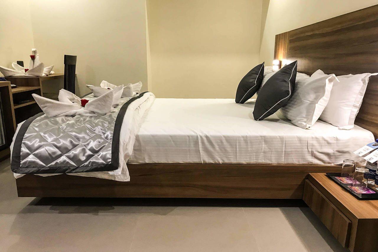 Kyriad Hotel Solapur By Othpl Екстер'єр фото