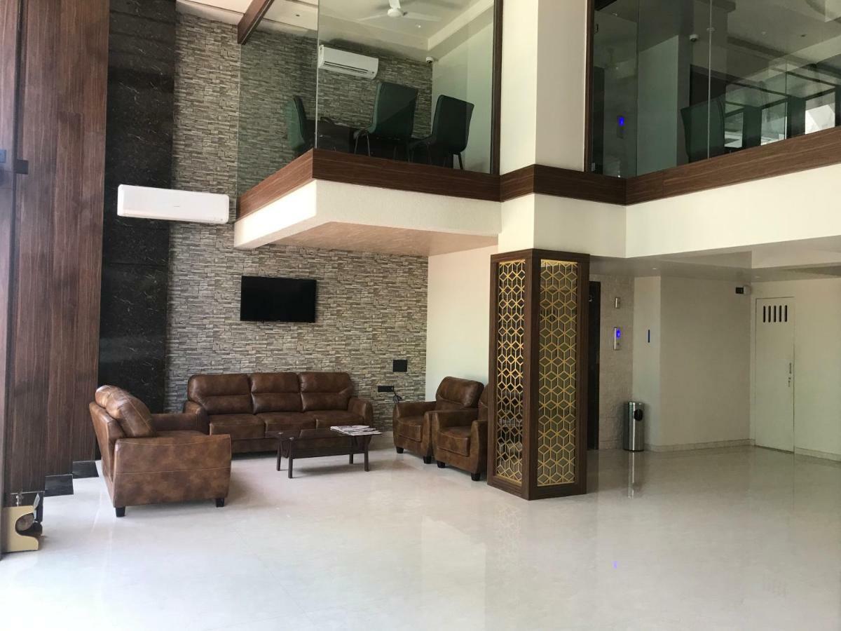 Kyriad Hotel Solapur By Othpl Екстер'єр фото