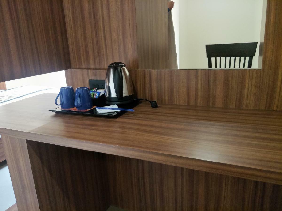 Kyriad Hotel Solapur By Othpl Екстер'єр фото