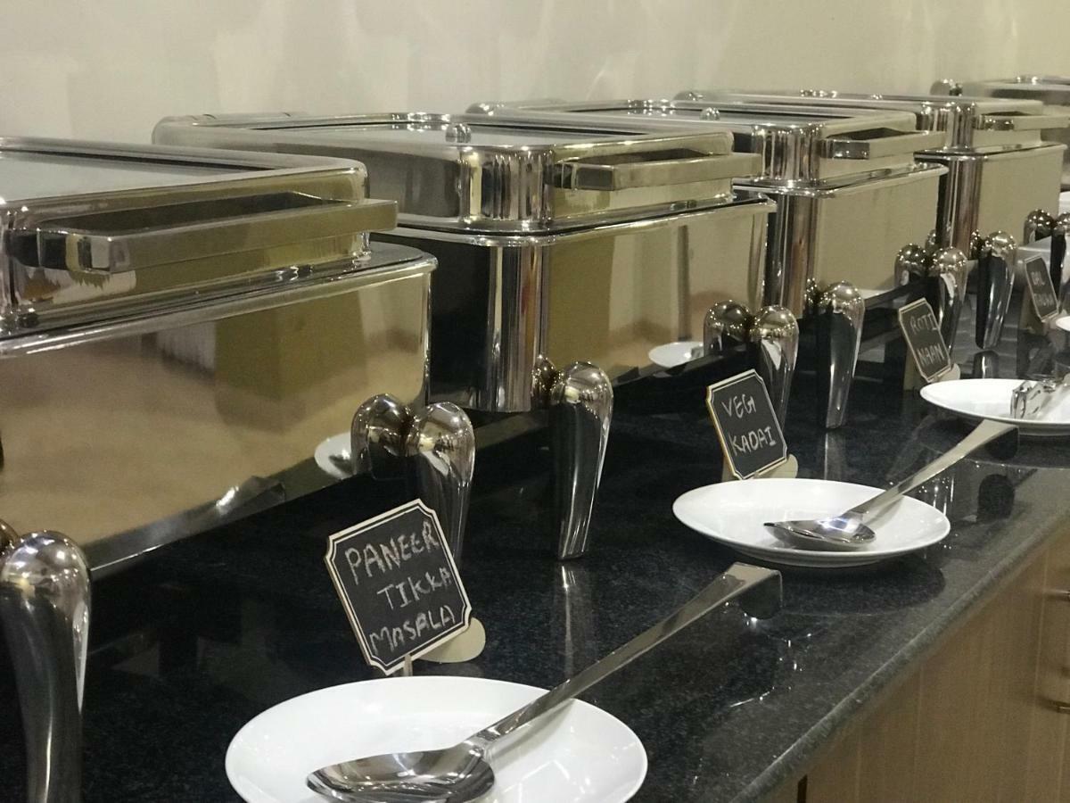 Kyriad Hotel Solapur By Othpl Екстер'єр фото