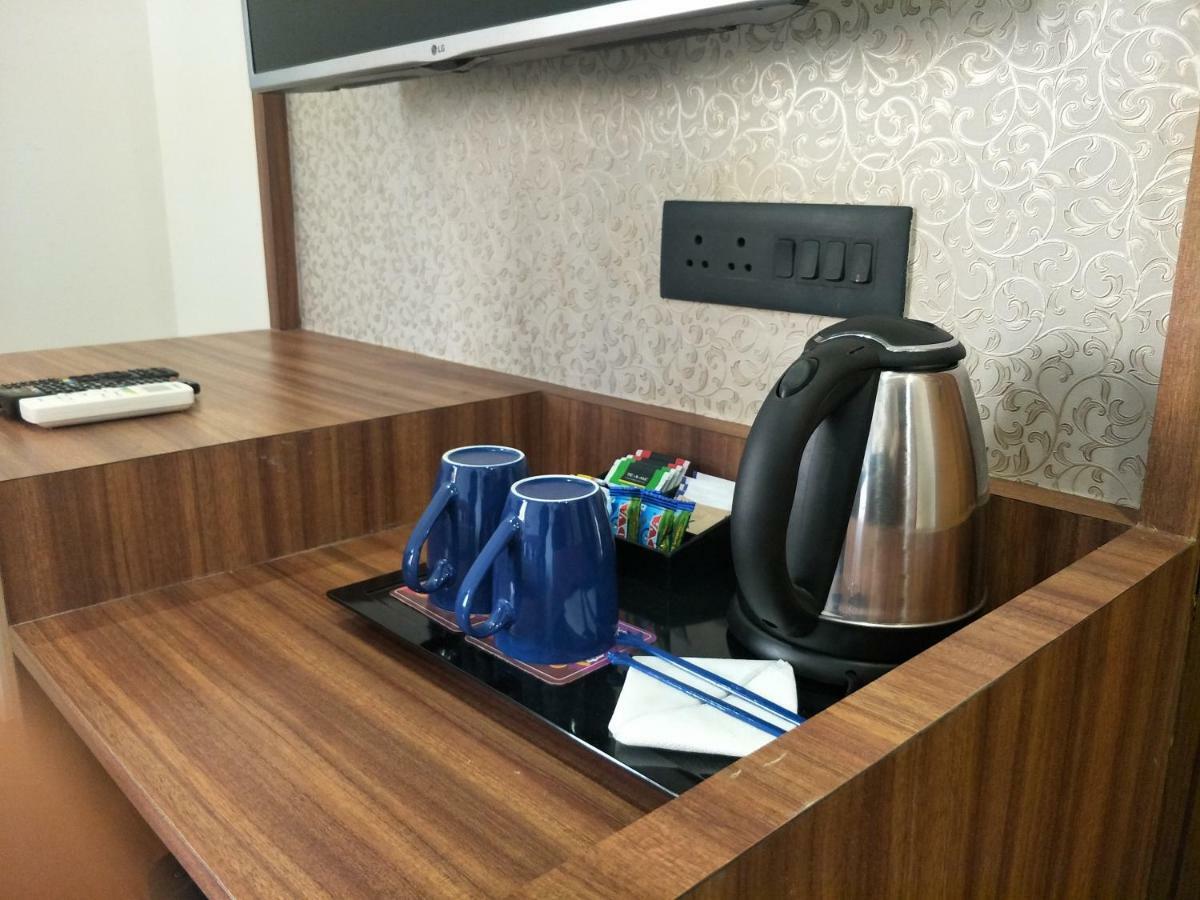 Kyriad Hotel Solapur By Othpl Екстер'єр фото