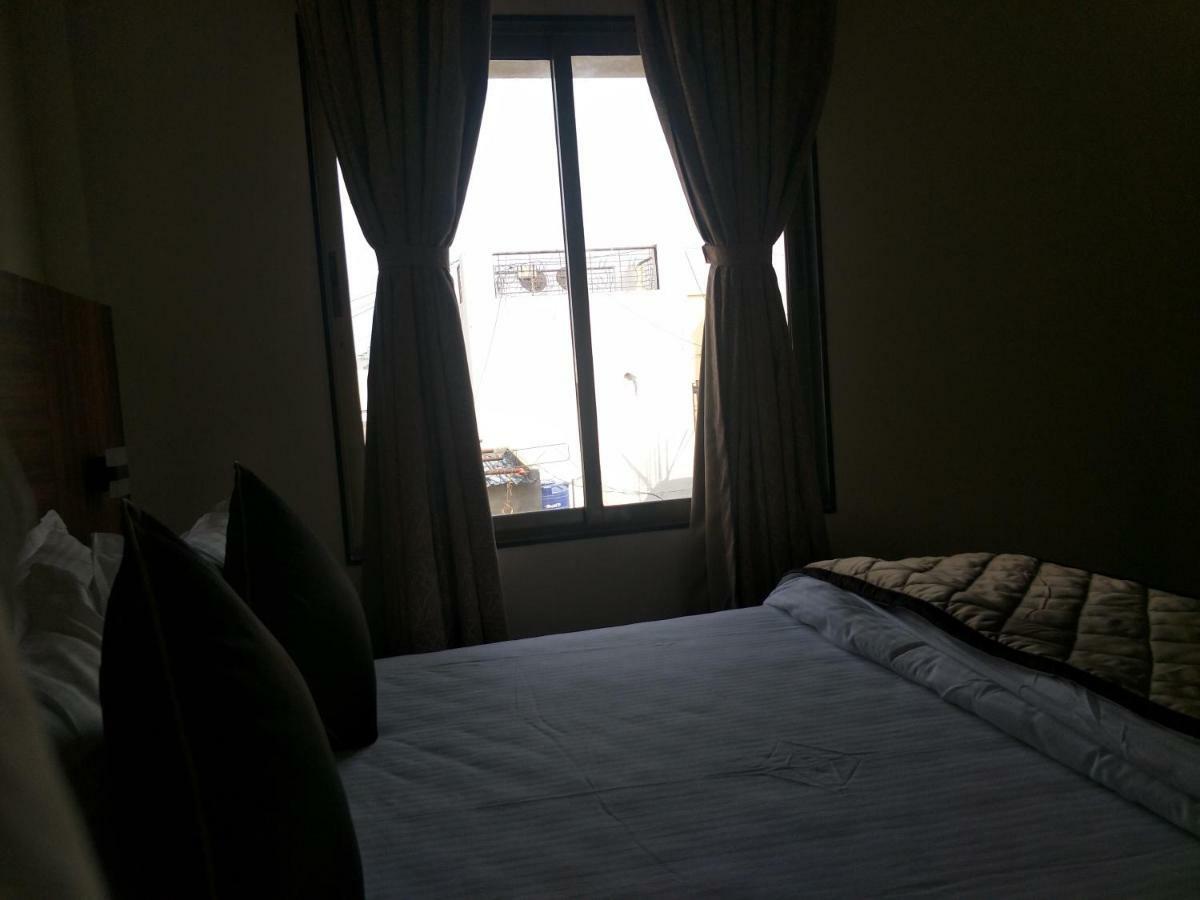 Kyriad Hotel Solapur By Othpl Екстер'єр фото